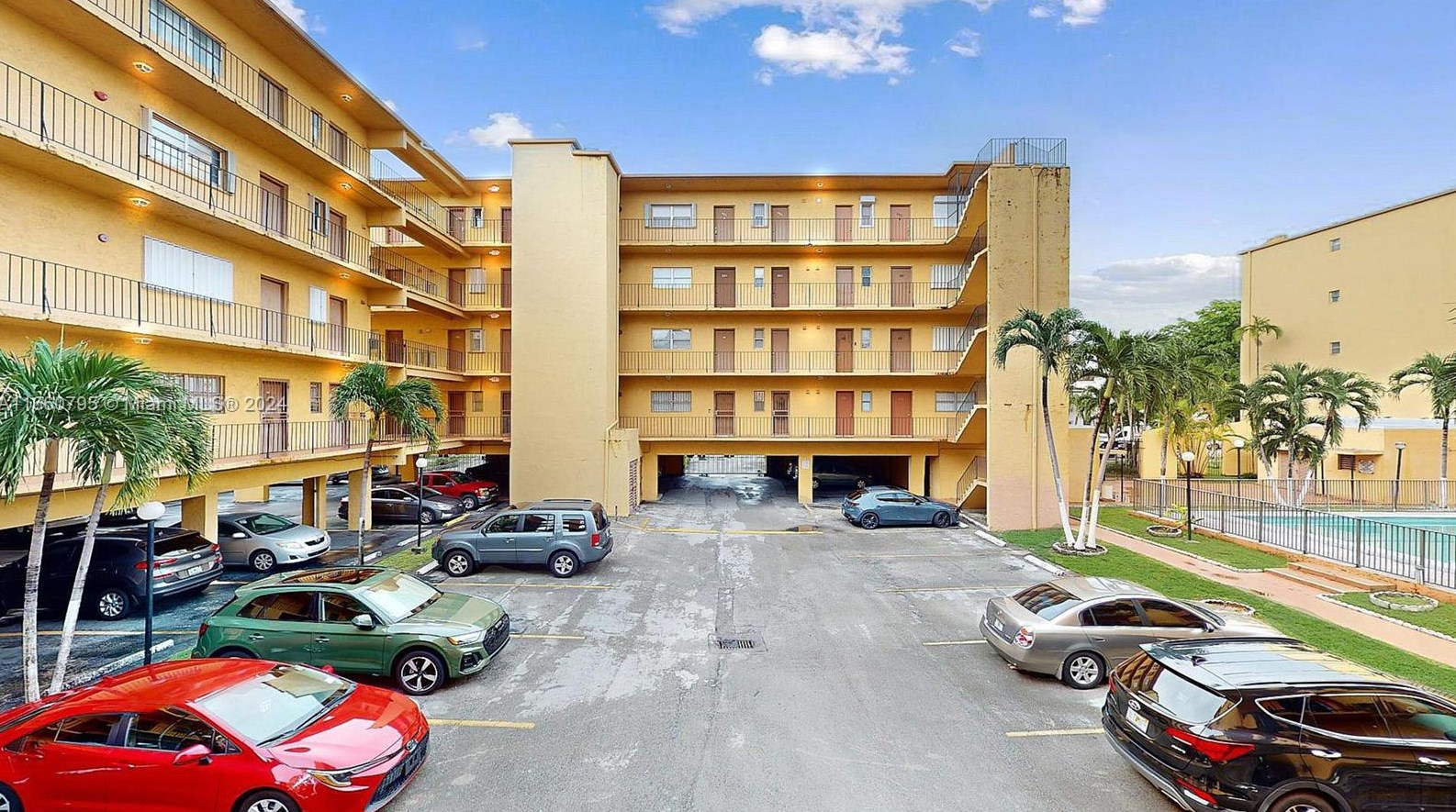 1900 W 54th St #114, Hialeah, FL 33012