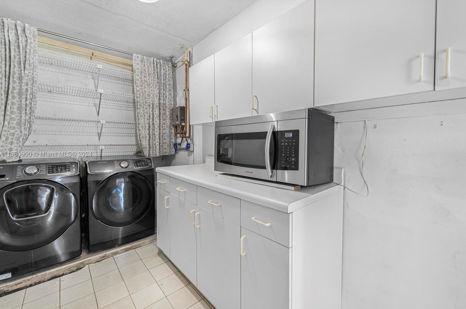 10350 44 St, Miami FL 33142-7971 exterior