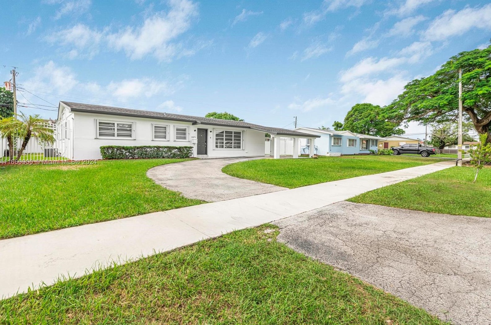 10350 44 St, Miami FL 33142-7971 exterior