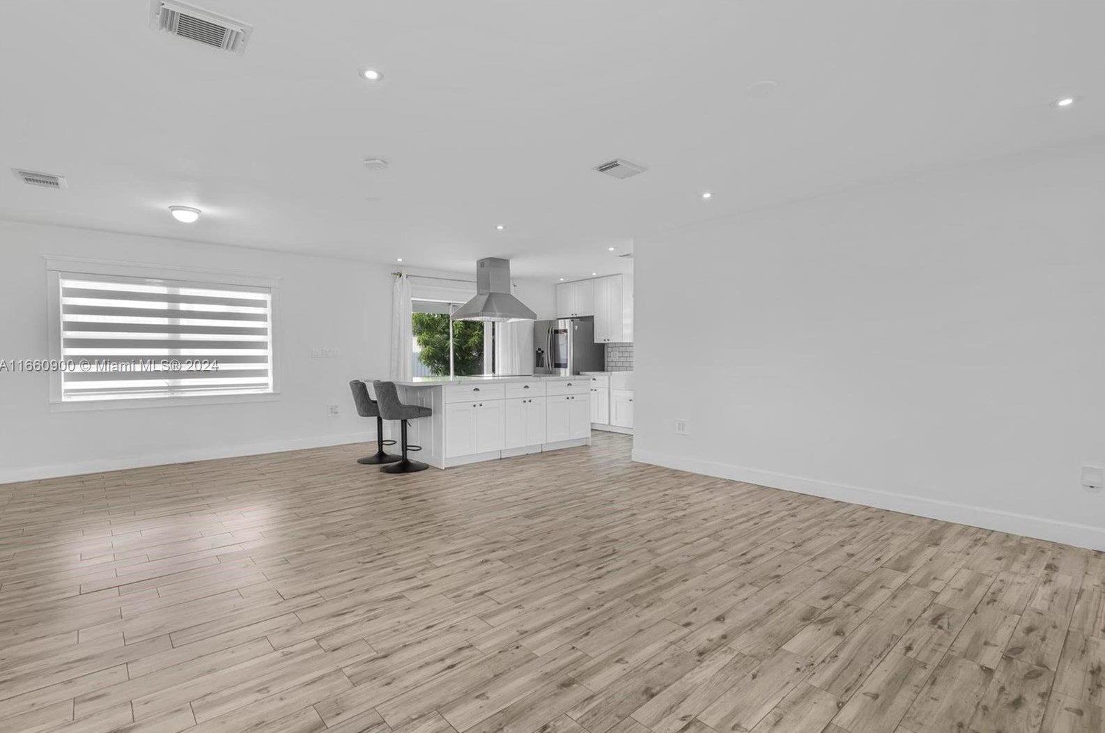 10350 44 St, Miami FL 33142-7971 exterior