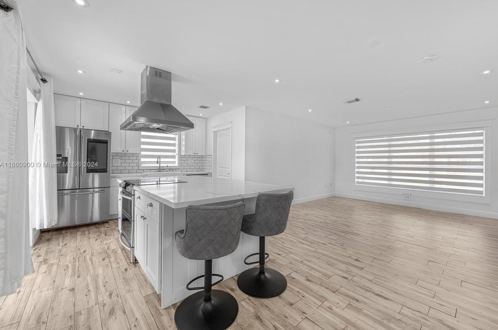 10350 44 St, Miami FL 33142-7971 exterior