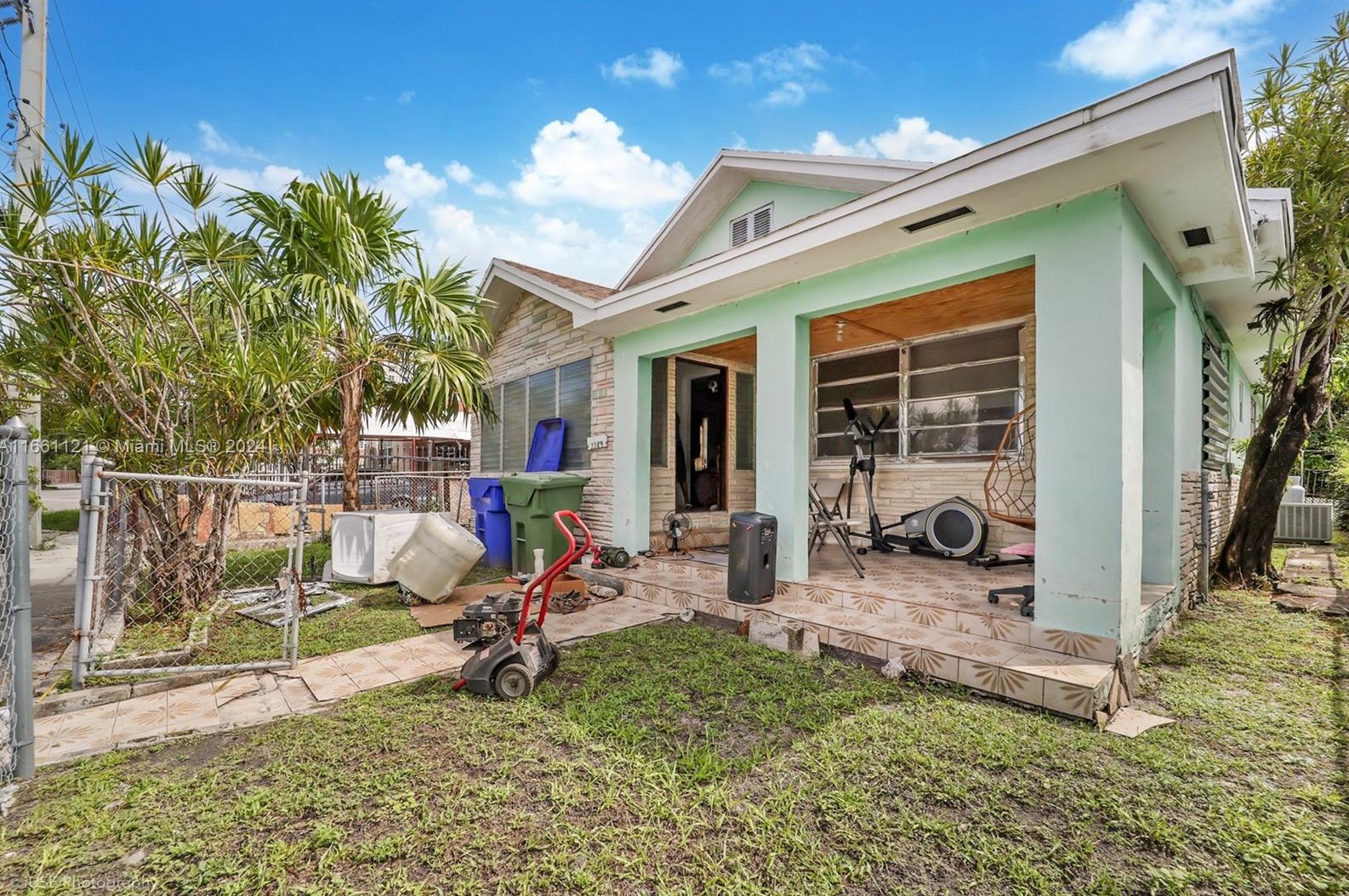 3389 14th Ave, Miami, FL 33142-6115