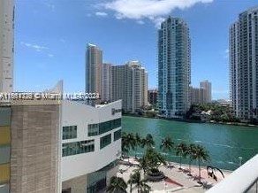 300 Biscayne Blvd, Miami FL  33131-5308 exterior