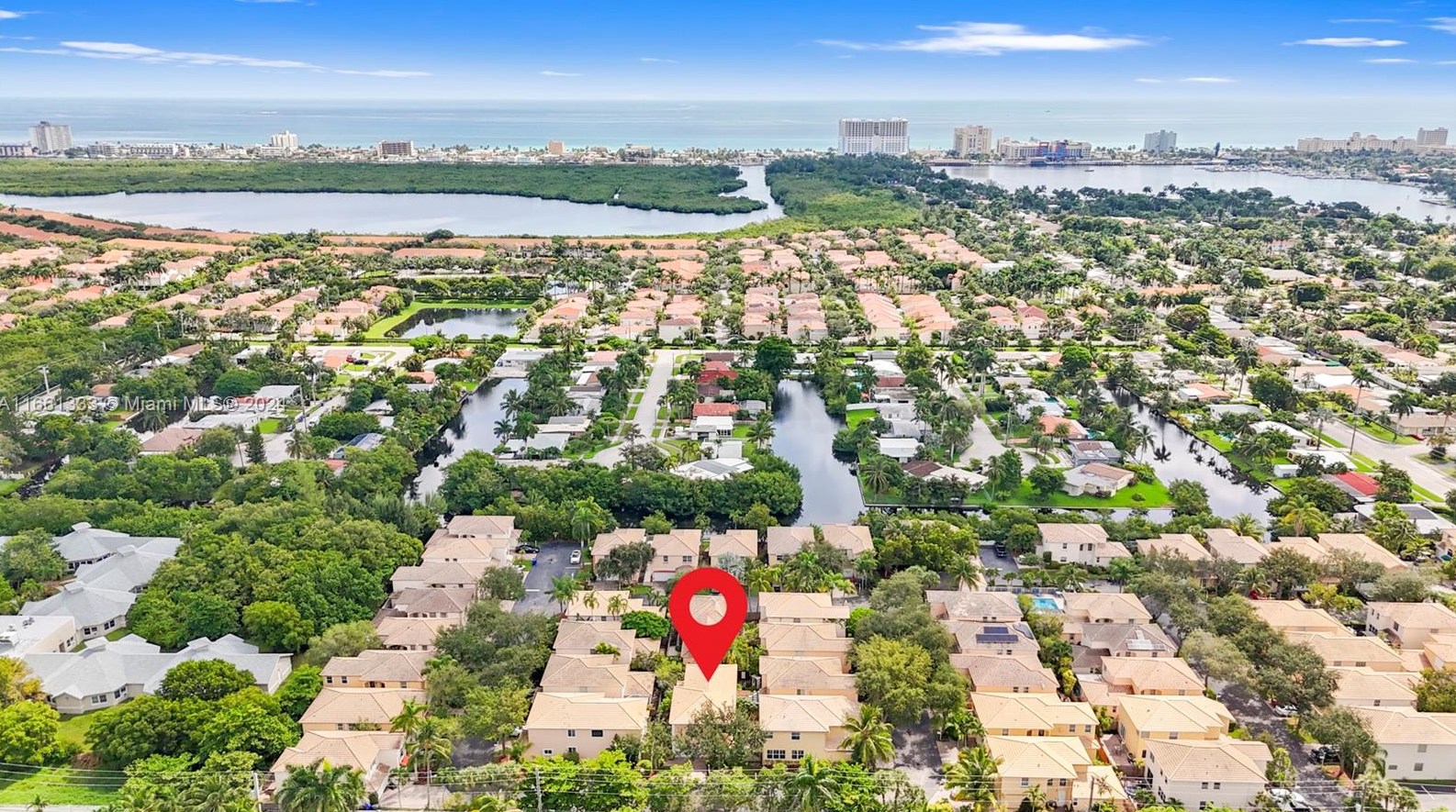 1041 N 12th Way, Hollywood, FL 33019