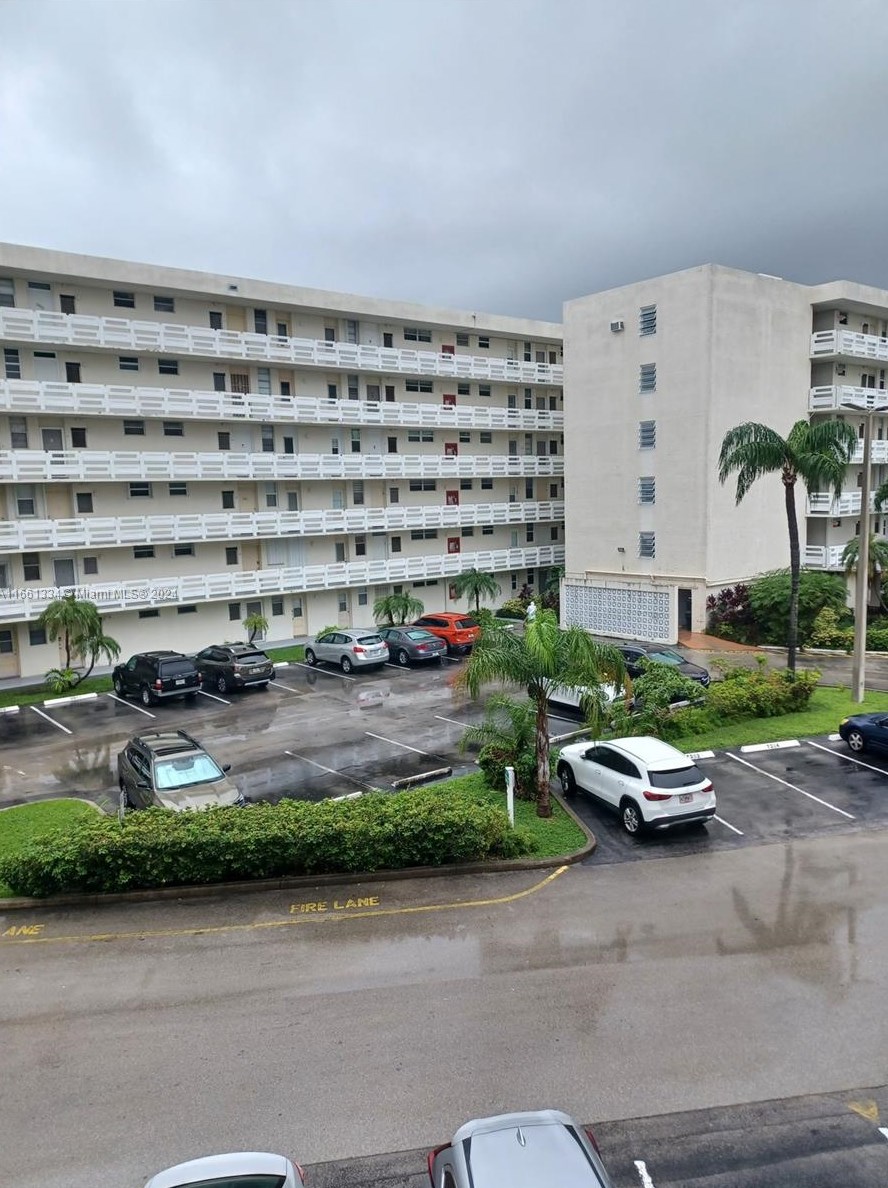 3030 Marcos Dr #t304, Miami, FL 33160