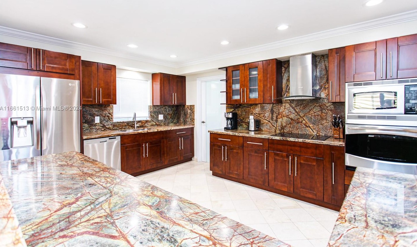 1045 Hollywood Blvd, Hollywood FL 33019-1515 exterior