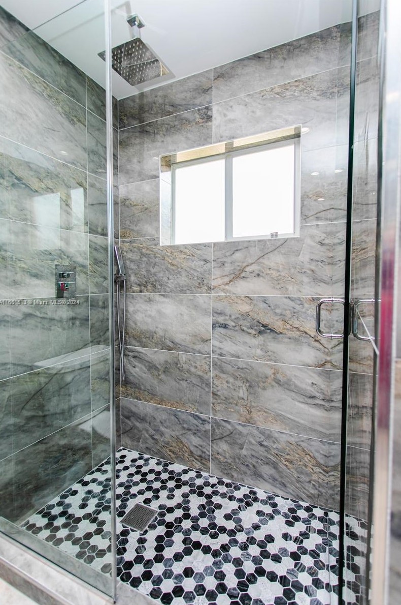 1045 Hollywood Blvd, Hollywood FL 33019-1515 exterior