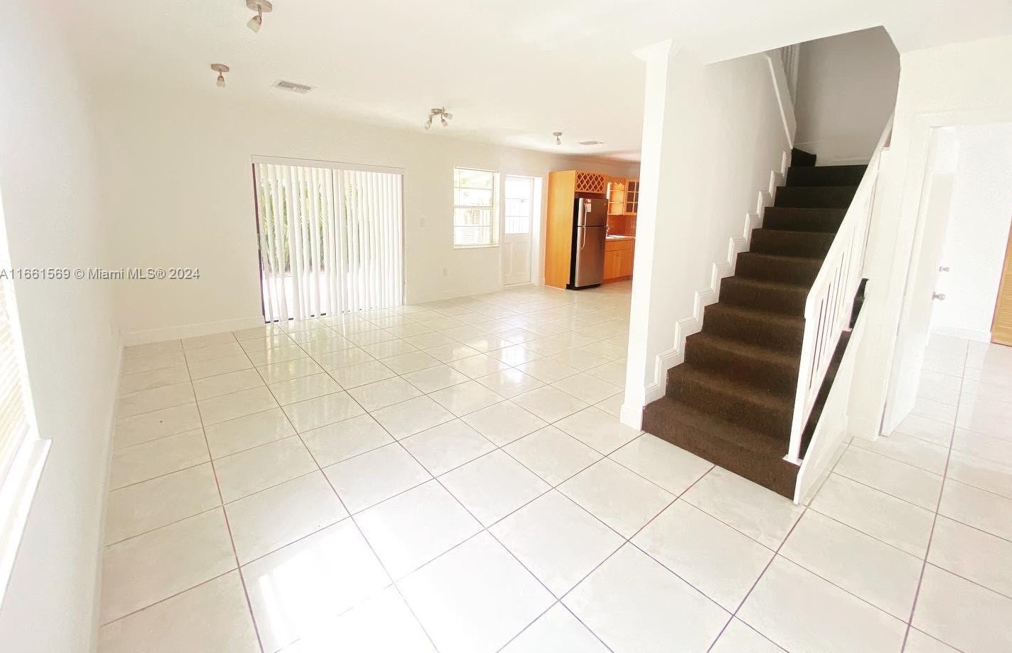 11535 Sw 7th St, Miami, FL 33174