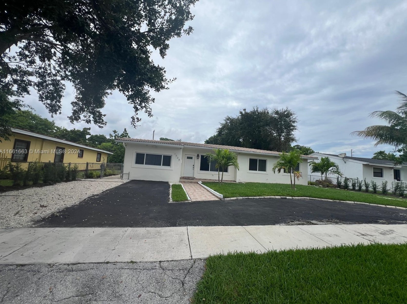1735 157th Ter, Miami, FL 33162-5634