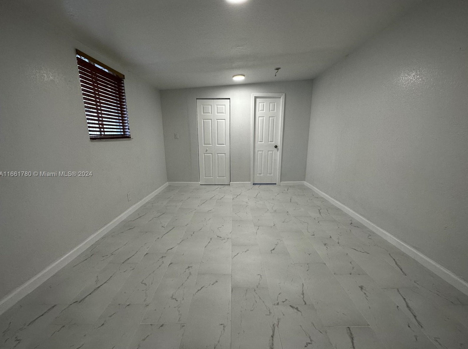 1805 175 St, Miami FL 33056-4840 exterior