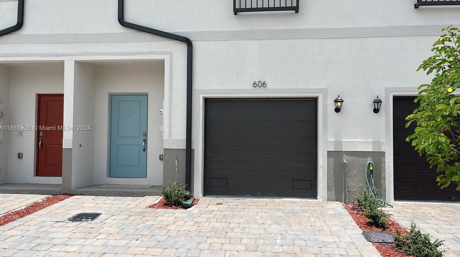 606 12th St, Homestead, FL 33034-2058