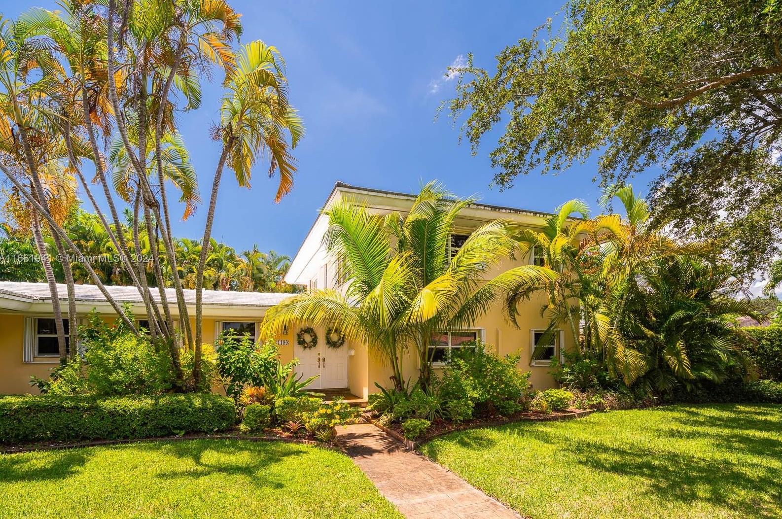 1190 103rd St, Miami, FL 33138-2652