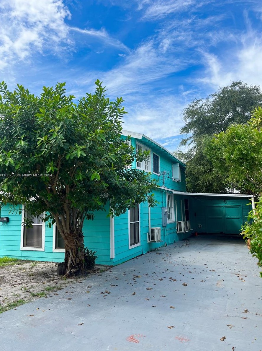 10828 Ne 4th Ave, Miami, FL 33161