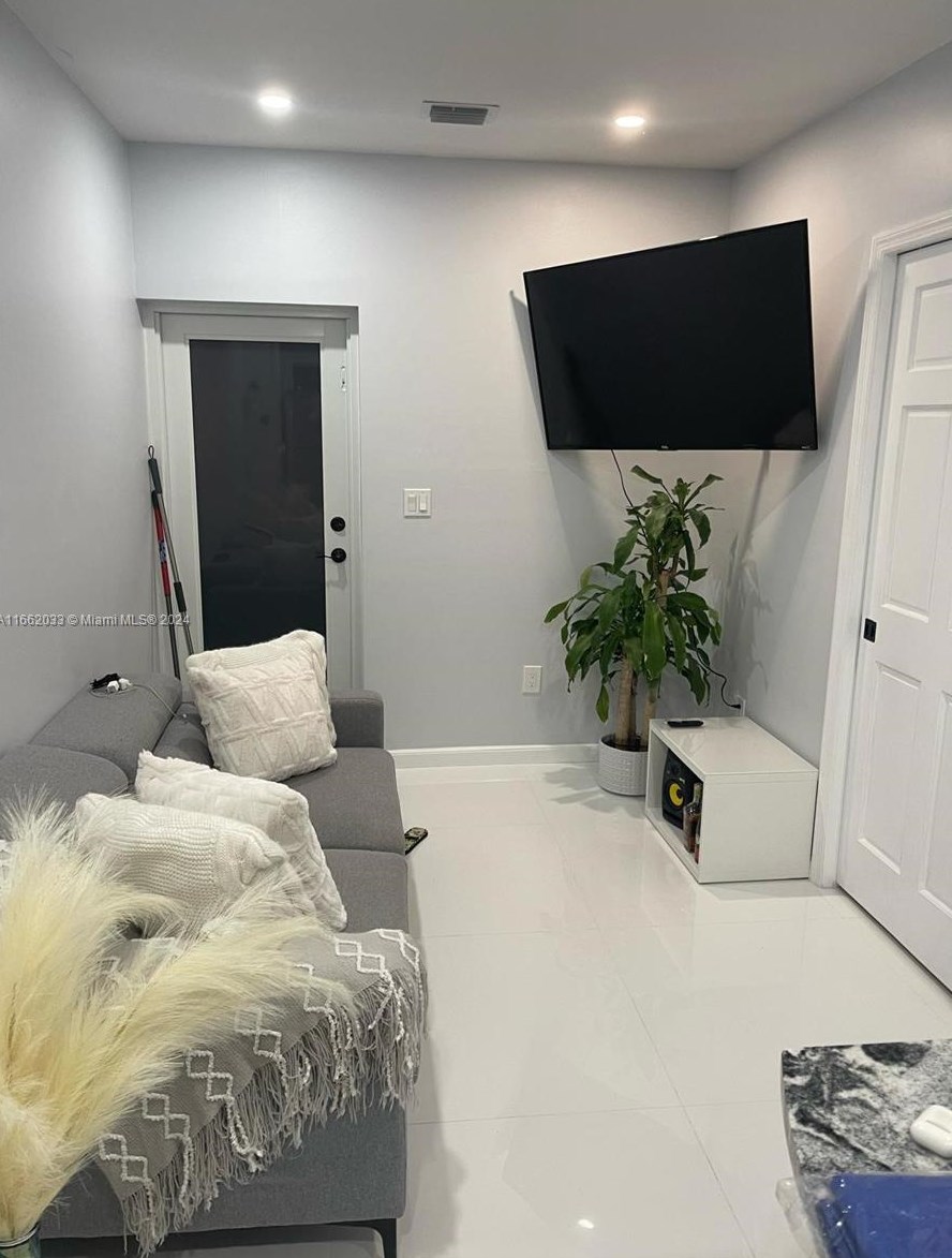 5352 S Rose Marie Ave S #2, Boynton Beach, FL 33472