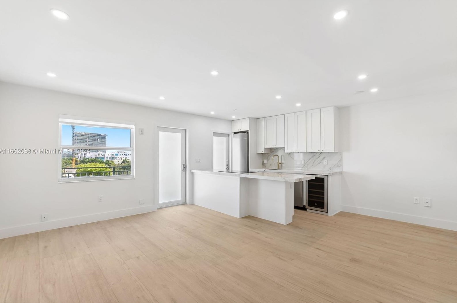 363 Washington Ave #62, Miami, FL 33139