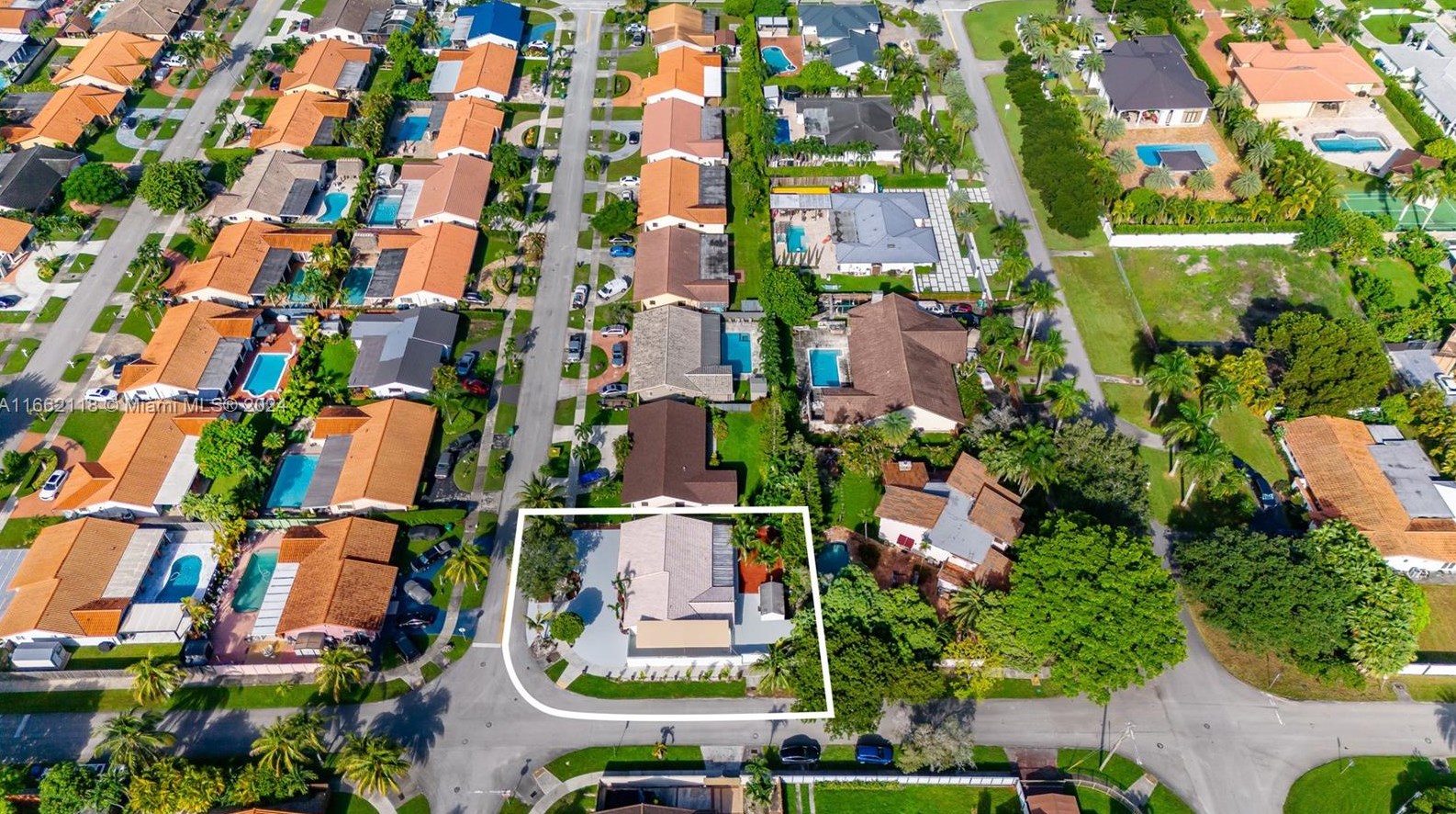 13015 2nd Ter, Miami FL 33125-4936 exterior