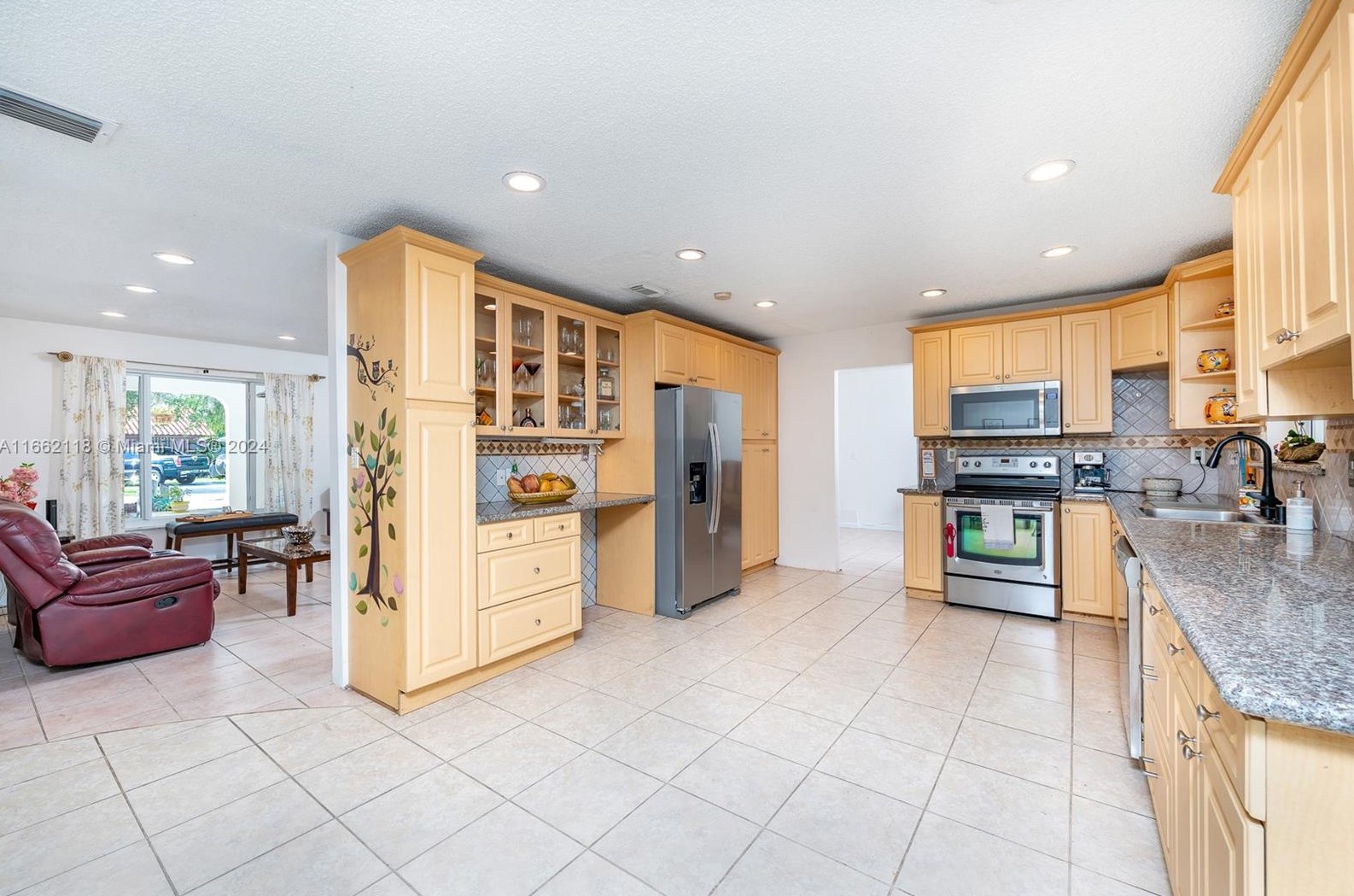 13015 2nd Ter, Miami FL 33125-4936 exterior