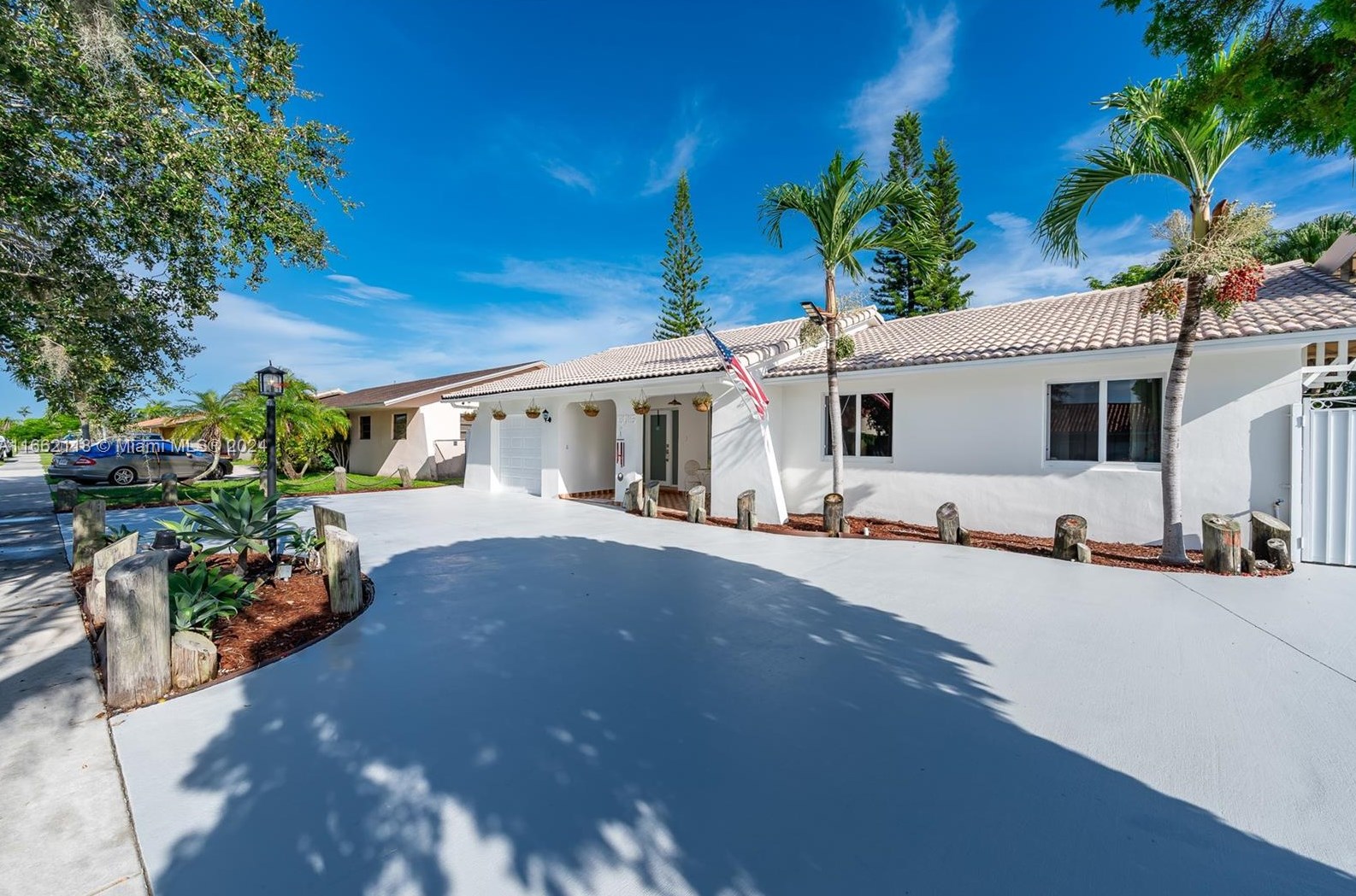 13015 2nd Ter, Miami FL 33125-4936 exterior