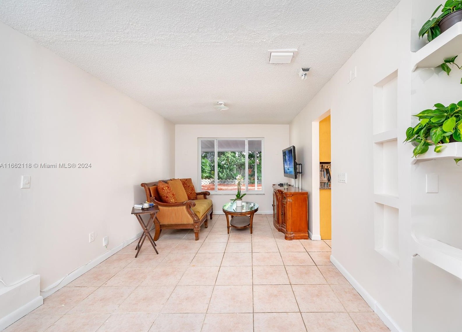 13015 2nd Ter, Miami FL 33125-4936 exterior