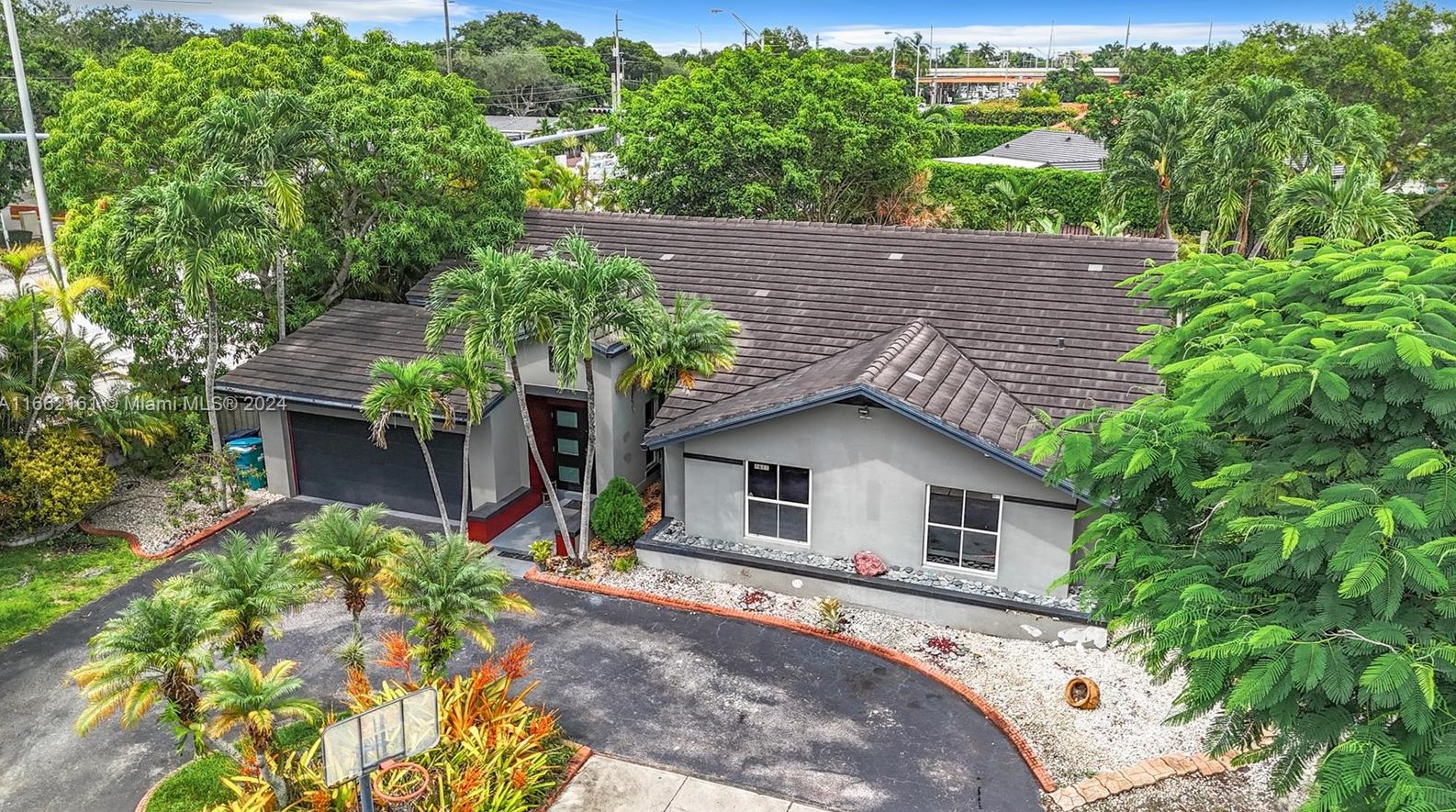 8611 82nd Ter, Miami, FL 33143-6634