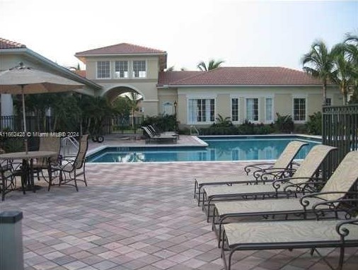 2589 Centergate Dr #202, Hollywood, FL 33025