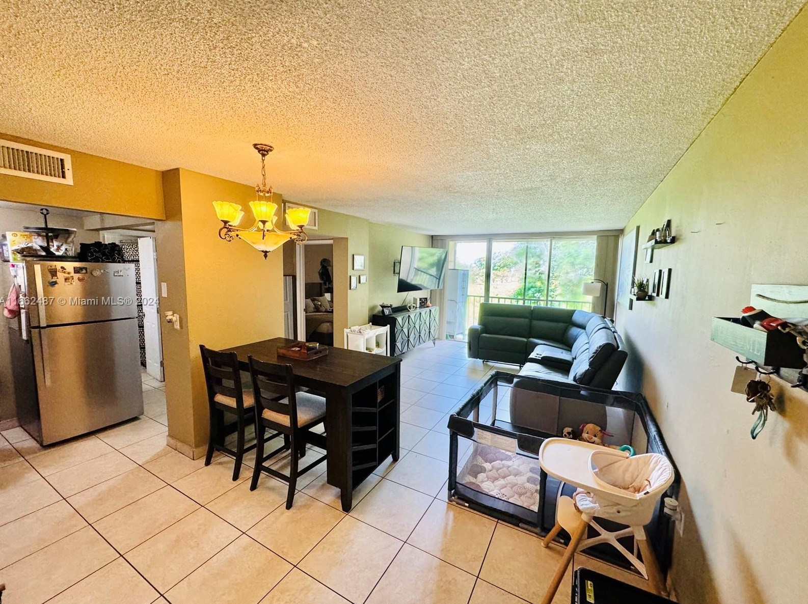 8870 Fontainebleau Blvd #207, Miami, FL 33172