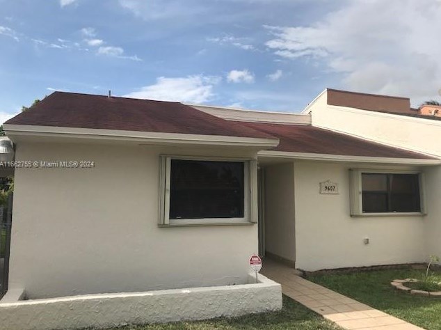 9607 Grand Canal Dr, Miami, FL 33174-2316