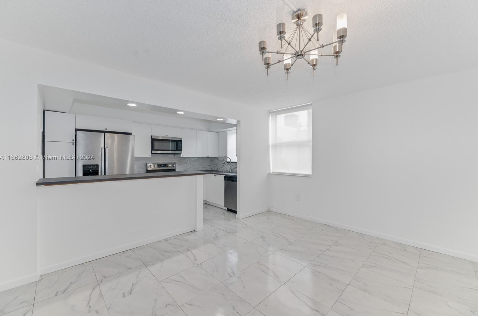 20301 30th Ave, Miami, FL 33180-1544