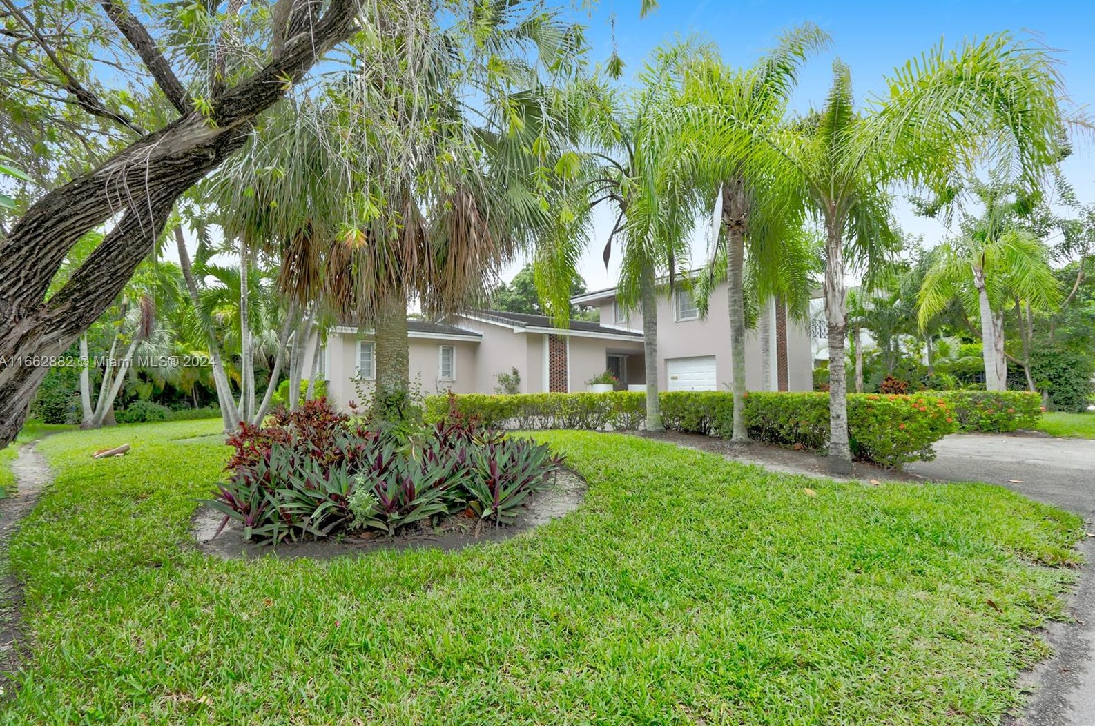 116 Morningside Dr, Miami, FL 33133-6906