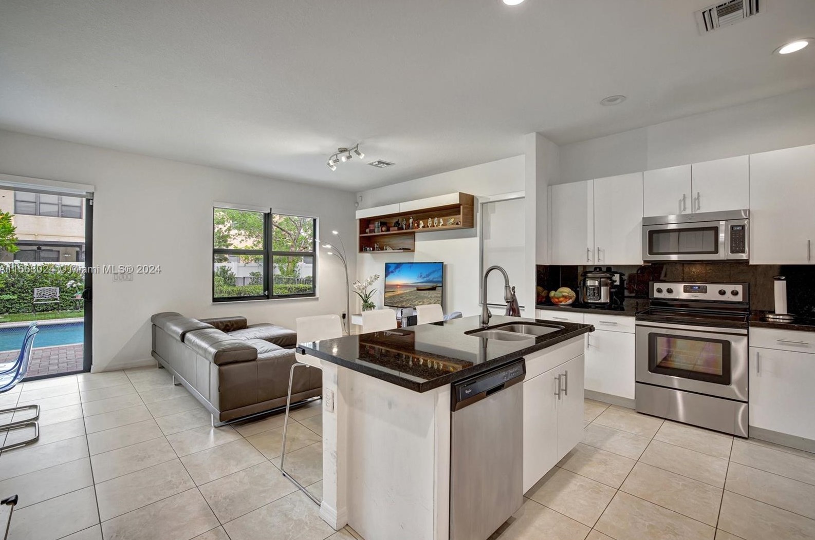 657 191st St, Miami FL  33179-3967 exterior