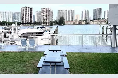 18061 Biscayne Blvd #702, Aventura, FL 33160 - Photo 32