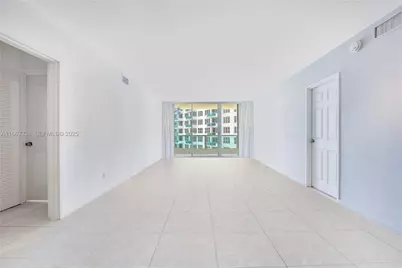 5151 Collins Ave #925, Miami Beach, FL 33140 - Photo 4