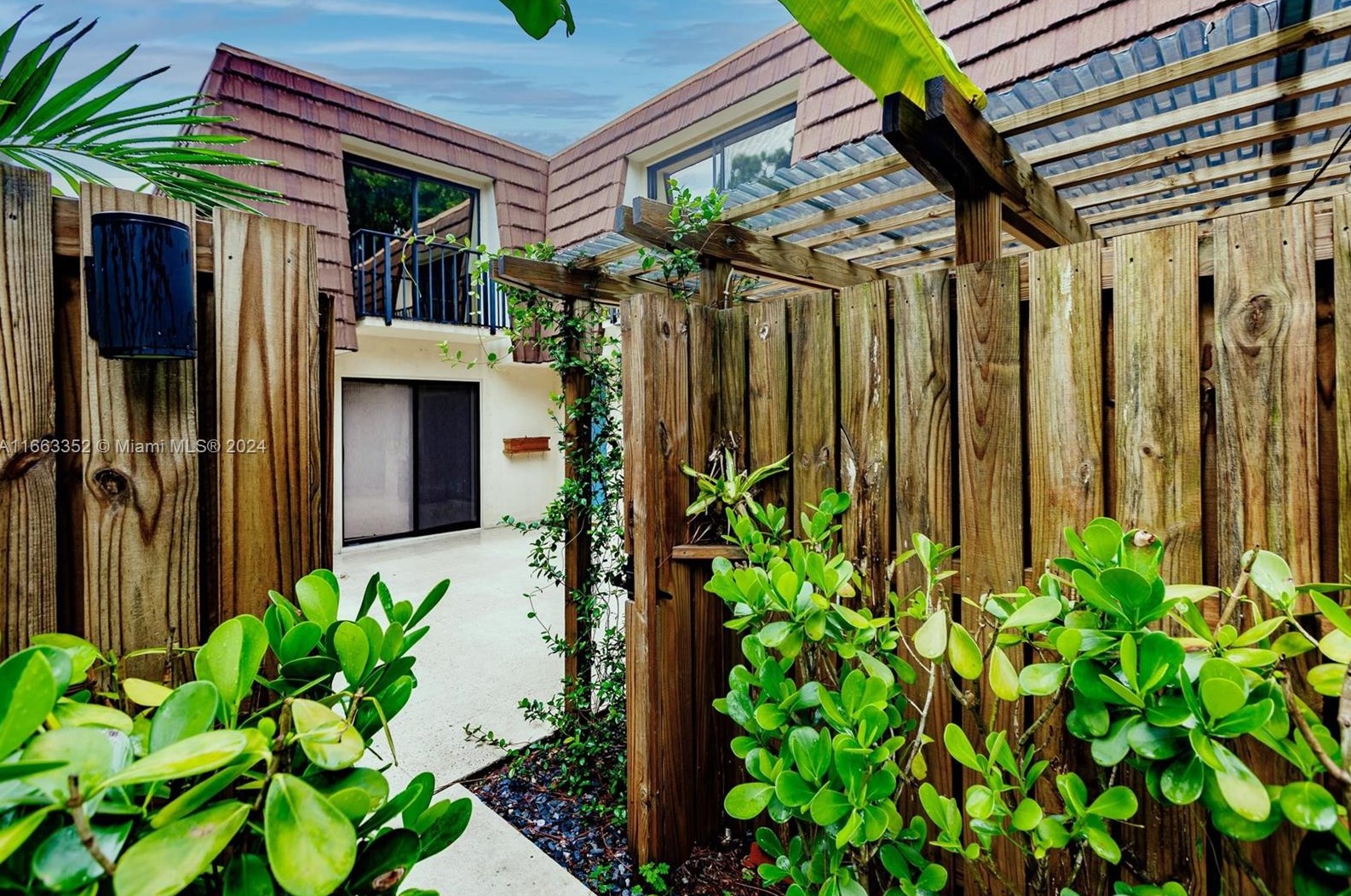 2510 25th Ln #2510, West Palm Beach, FL 33418