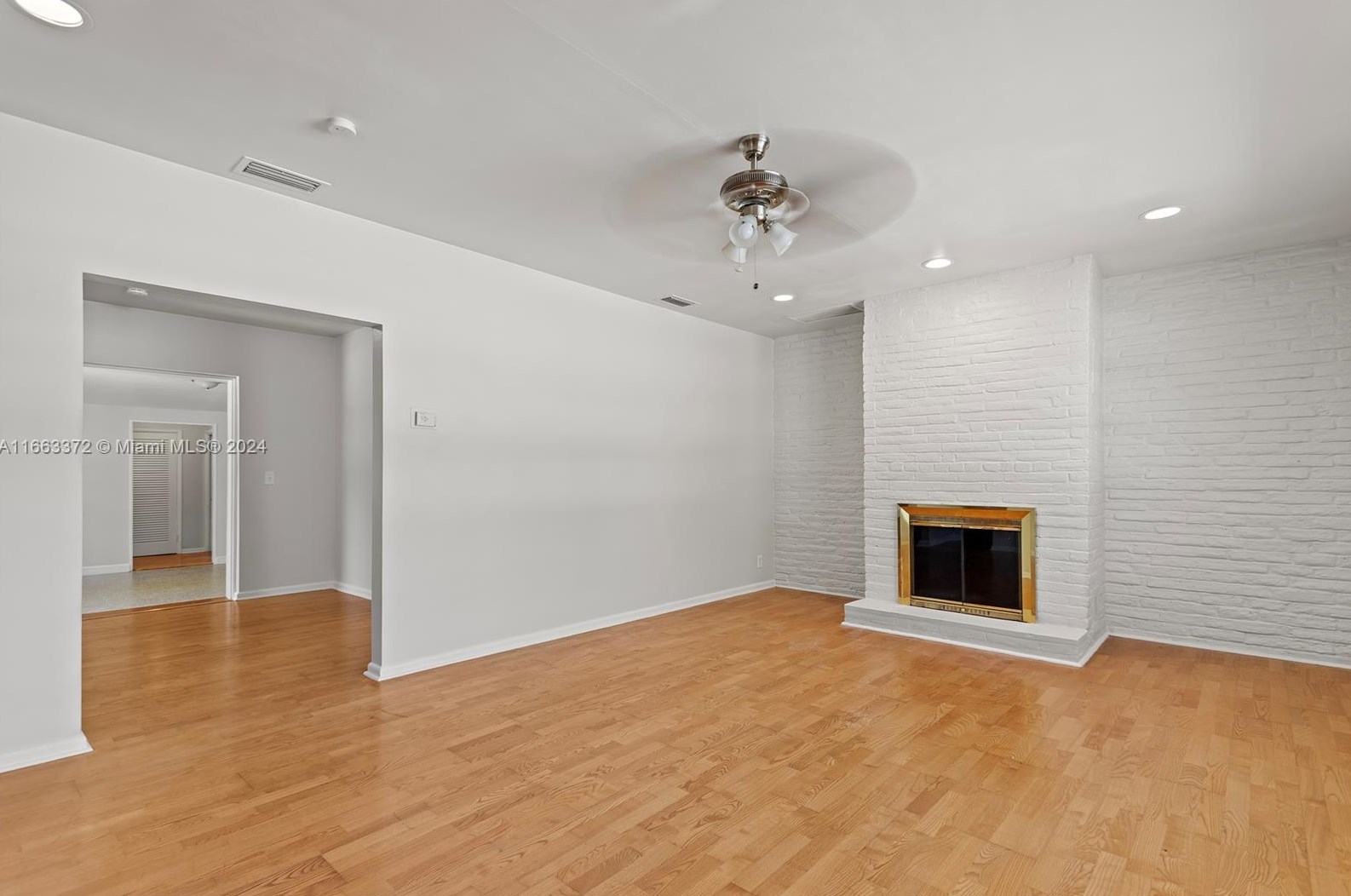 350 Colonial Rd, West Palm Beach, FL 33405