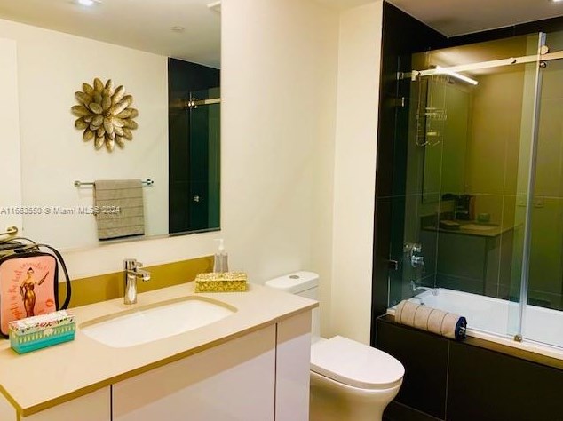 1600 1st Ave, Miami FL 33129-1118 exterior