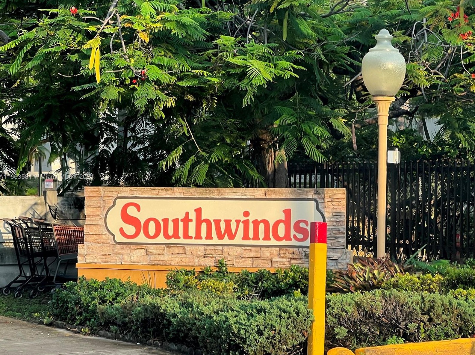 9321 4th St, Miami, FL 33174-2202