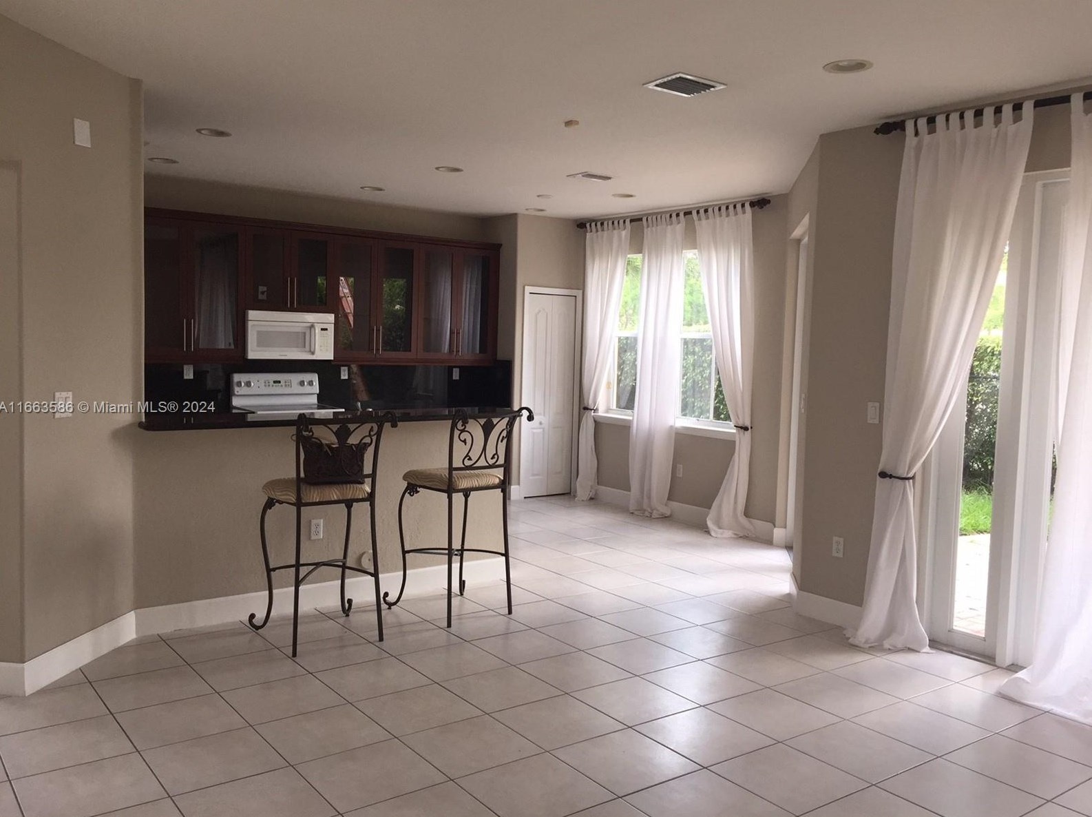 14896 Sw 25th Ln, Miami, FL 33185