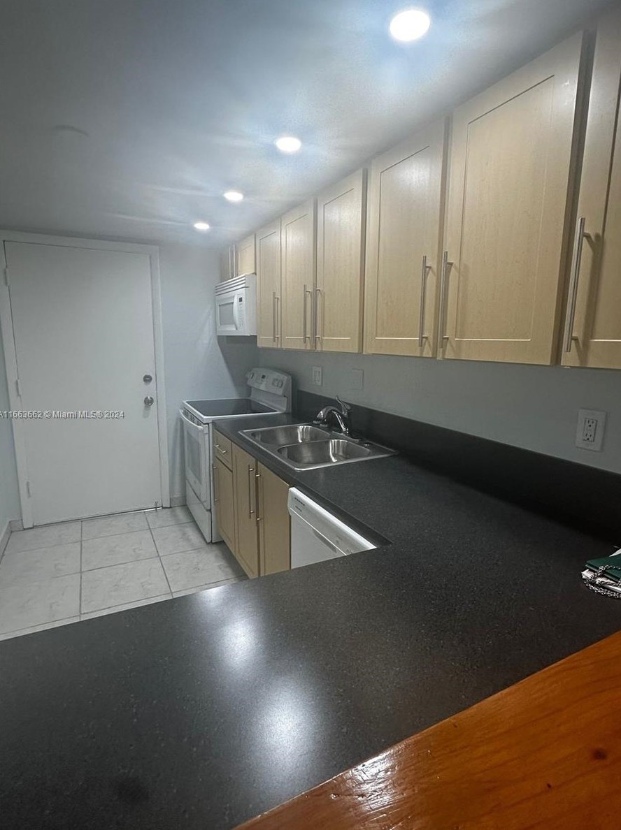 8101 Sw 73rd Ave #10, Miami, FL 33143