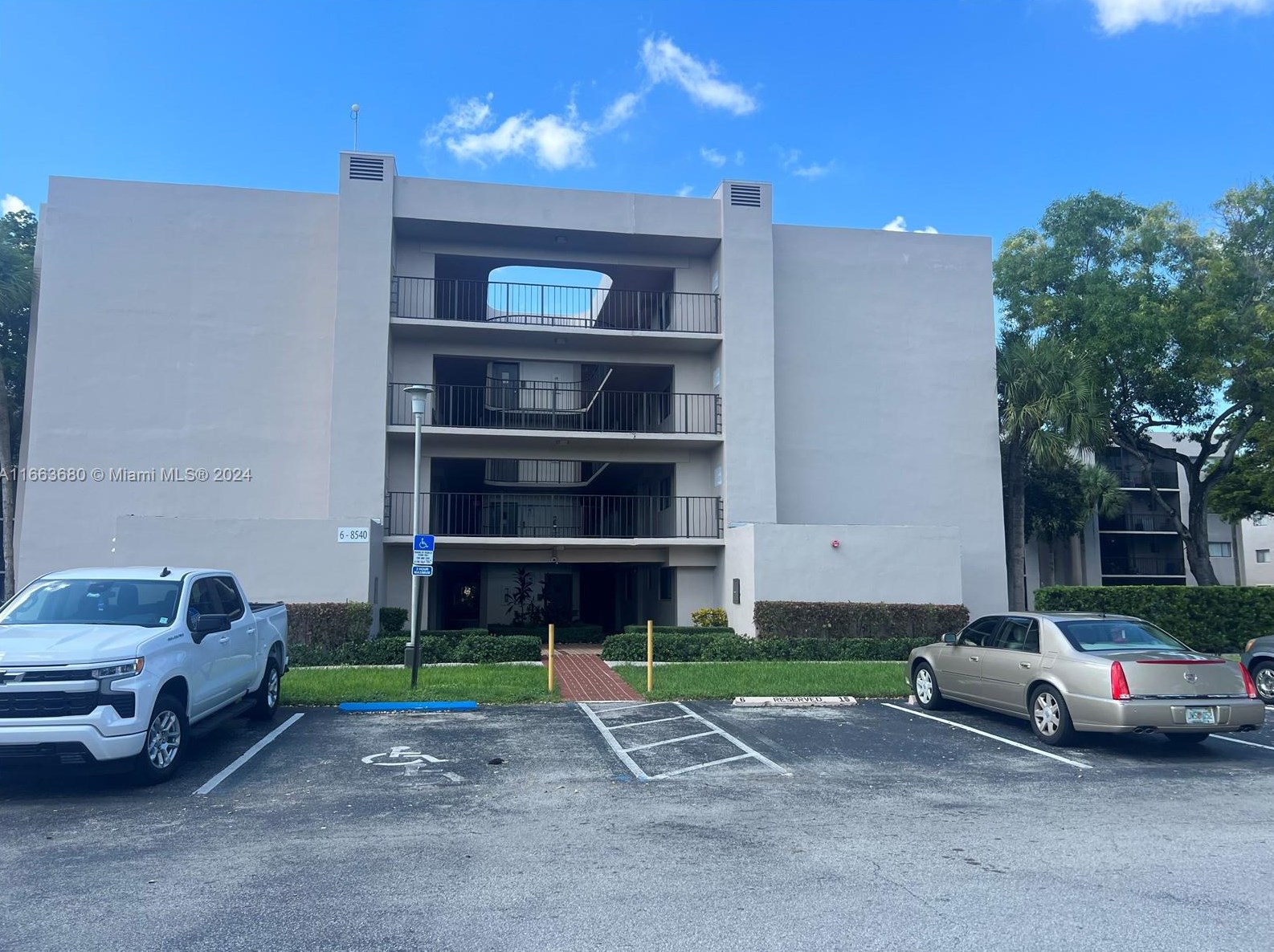 8540 Sw 133rd Avenue Rd #110, Miami, FL 33183