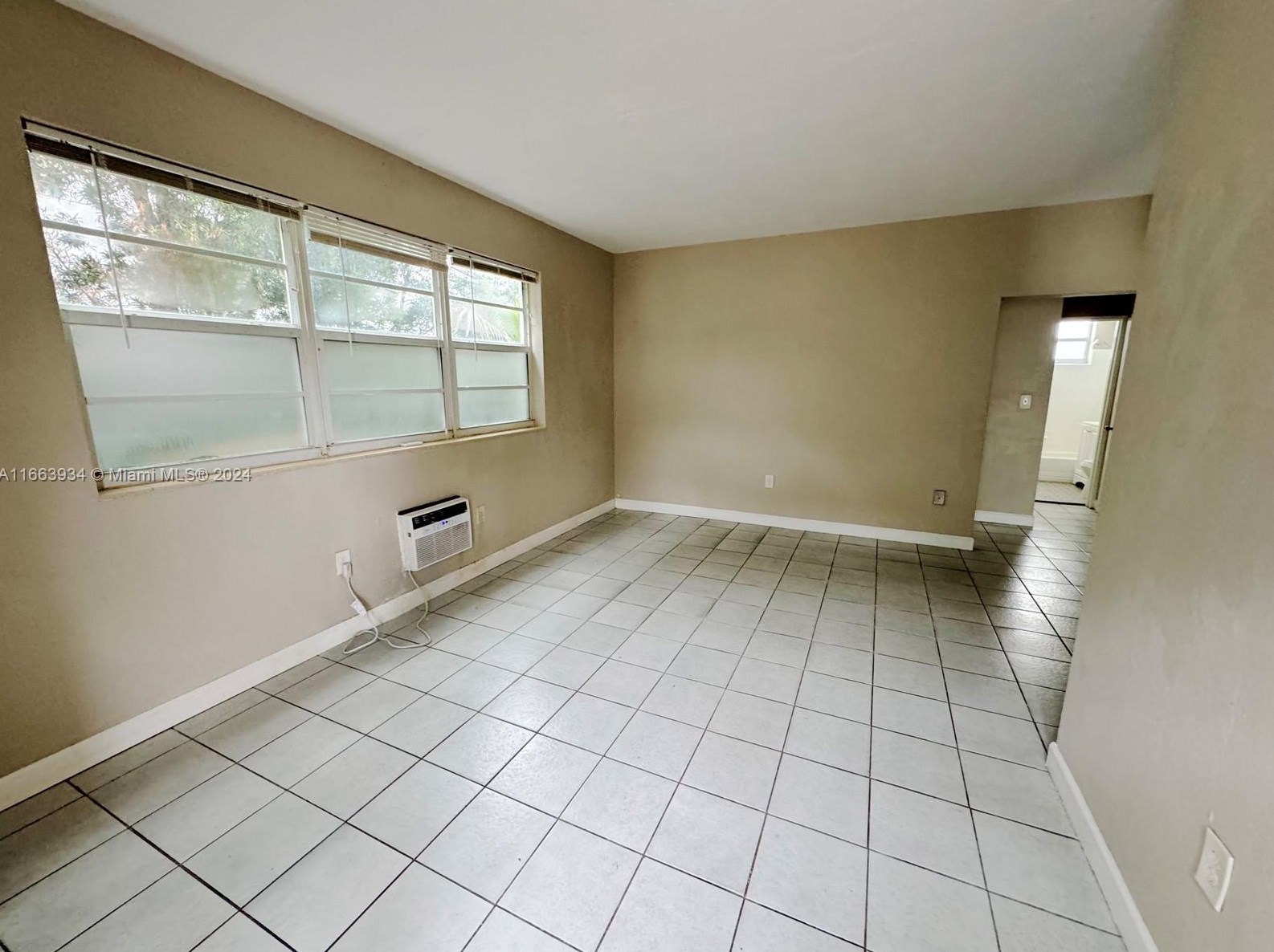620 76th St, Miami, FL 33141-2228