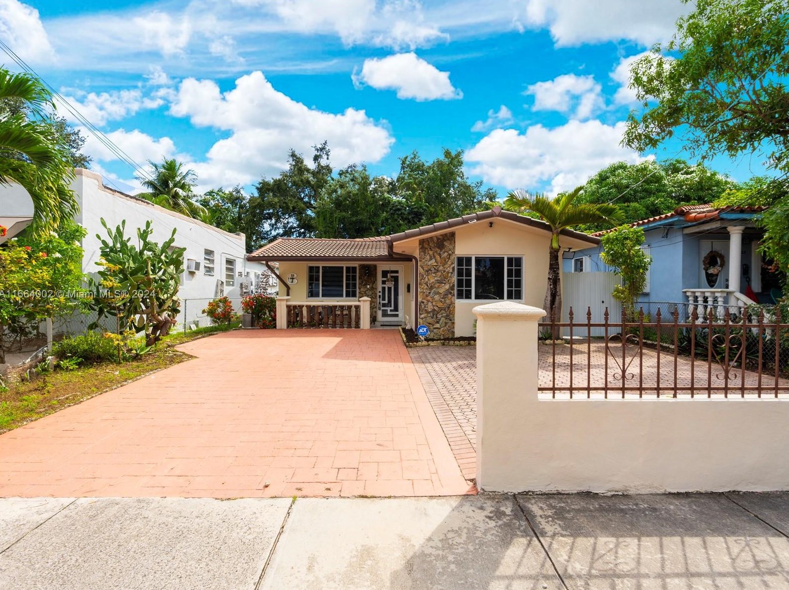 33 Nw 58th Ct, Miami, FL 33126