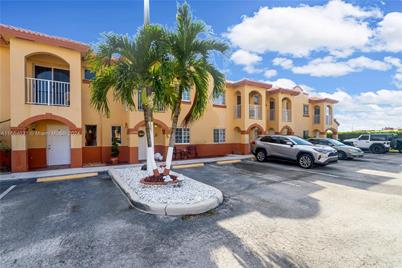 11447 NW 95th Ct #4, Hialeah Gardens, FL 33018 - Photo 1