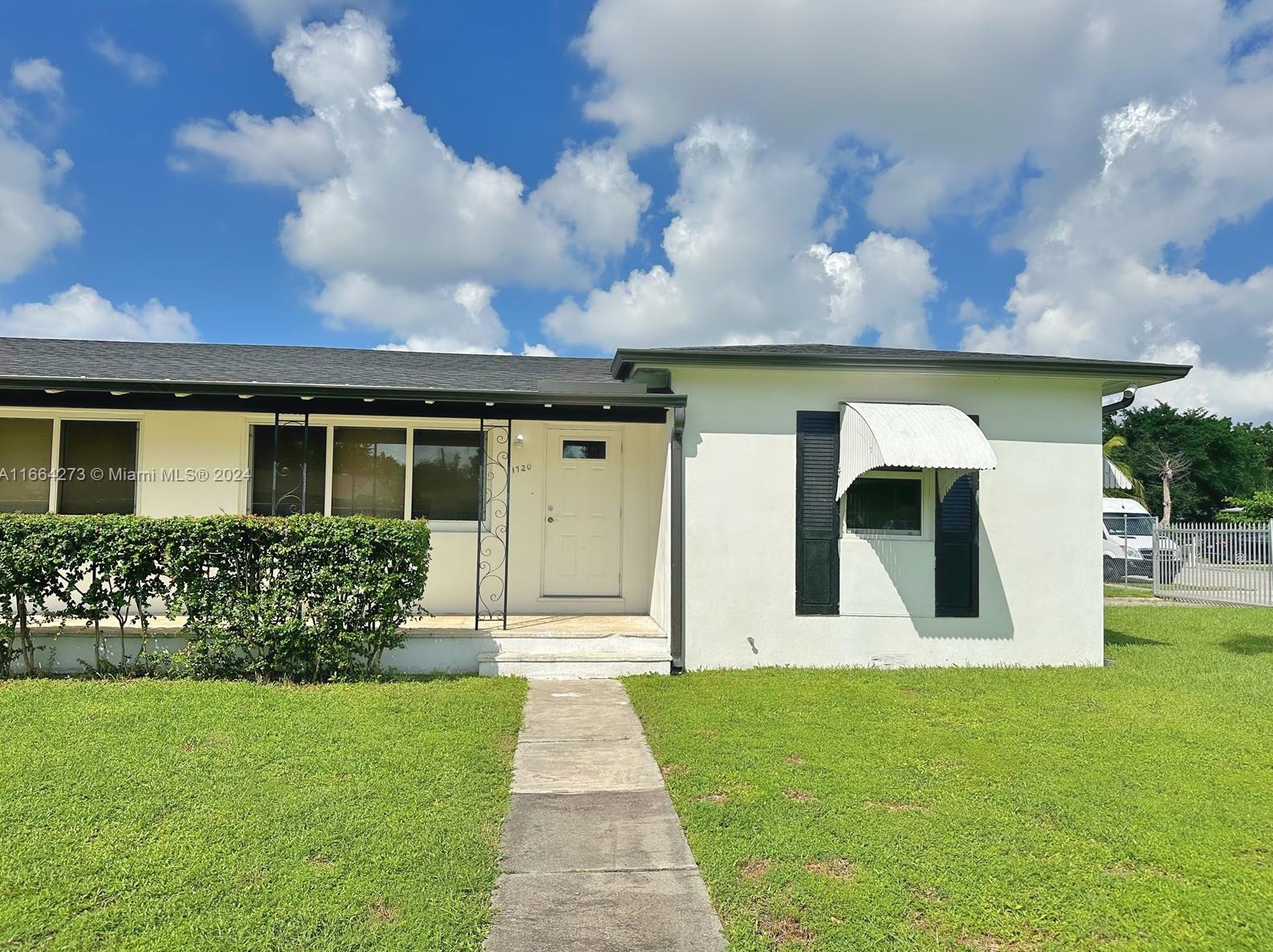 11720 1st Ave, Miami, FL 33168-5364