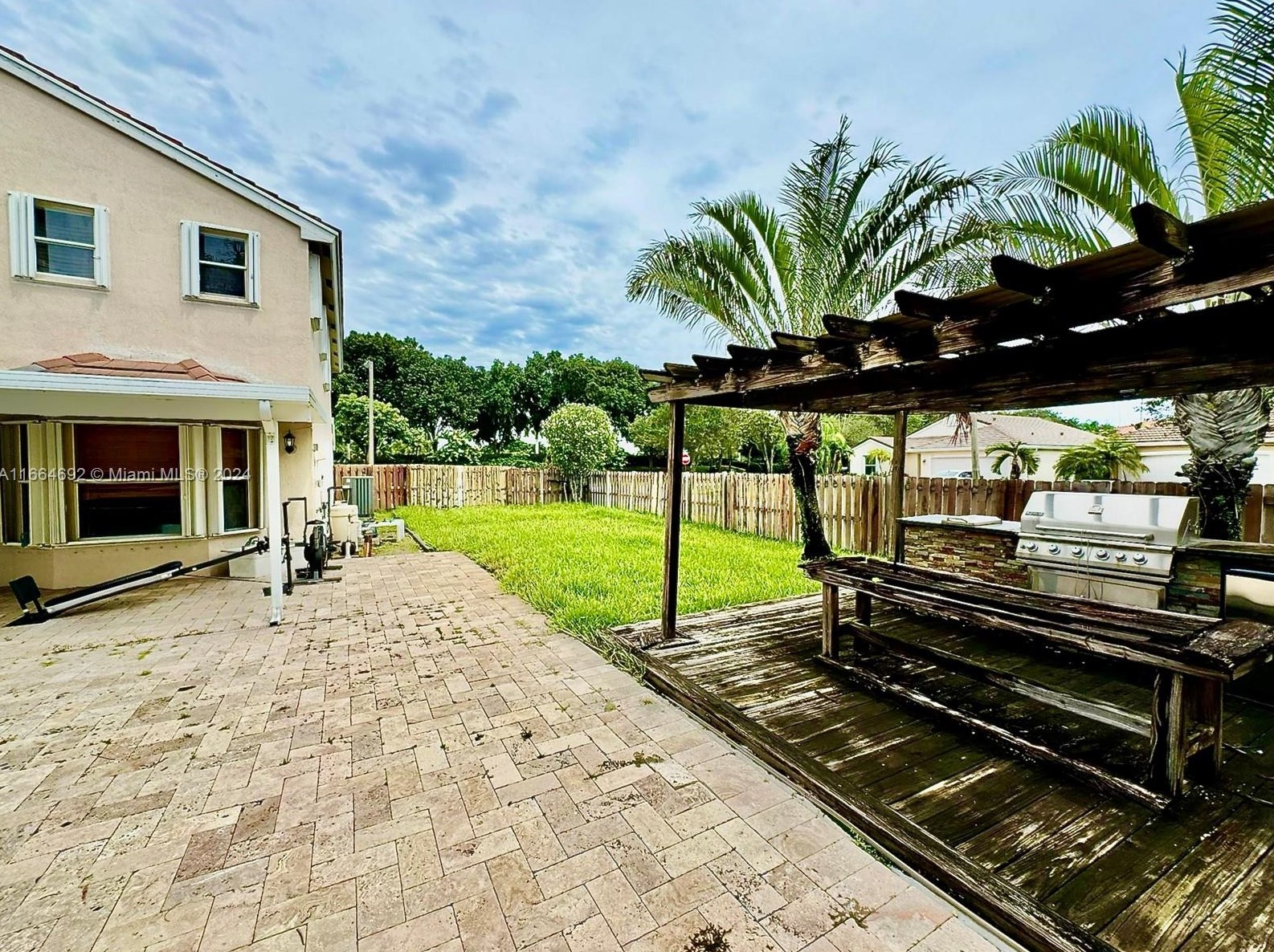 18730 Nw 24th Pl, Hollywood, FL 33029