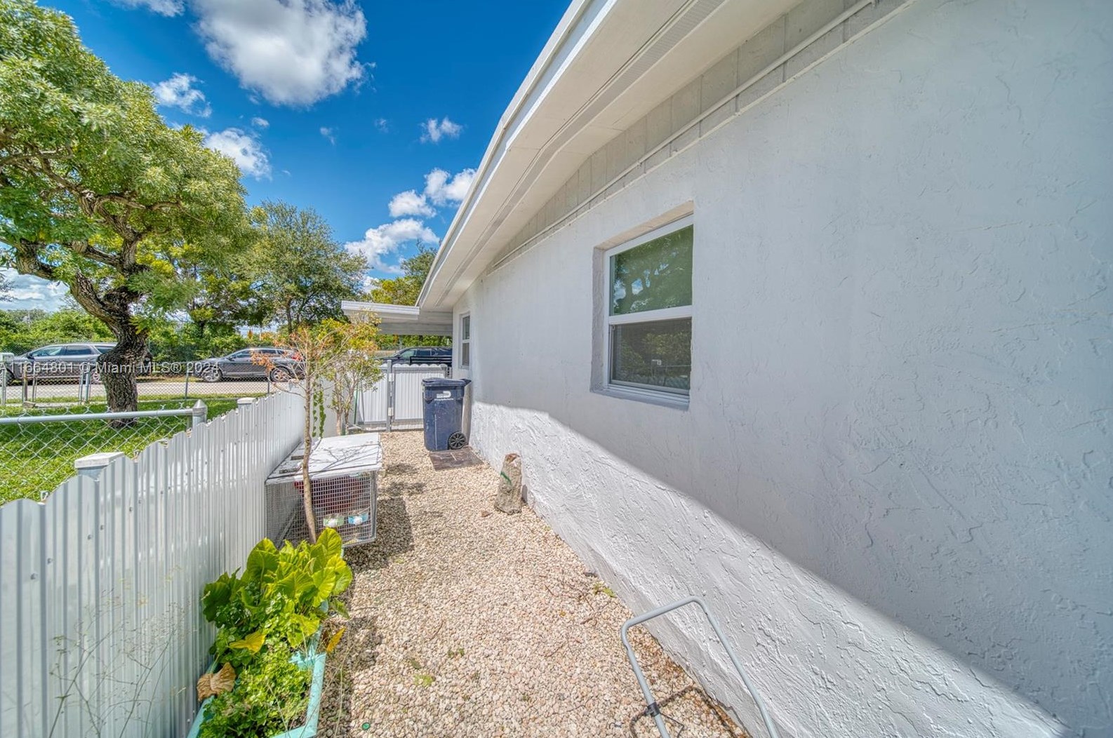 2000 Service Rd, Miami FL 33054-3753 exterior