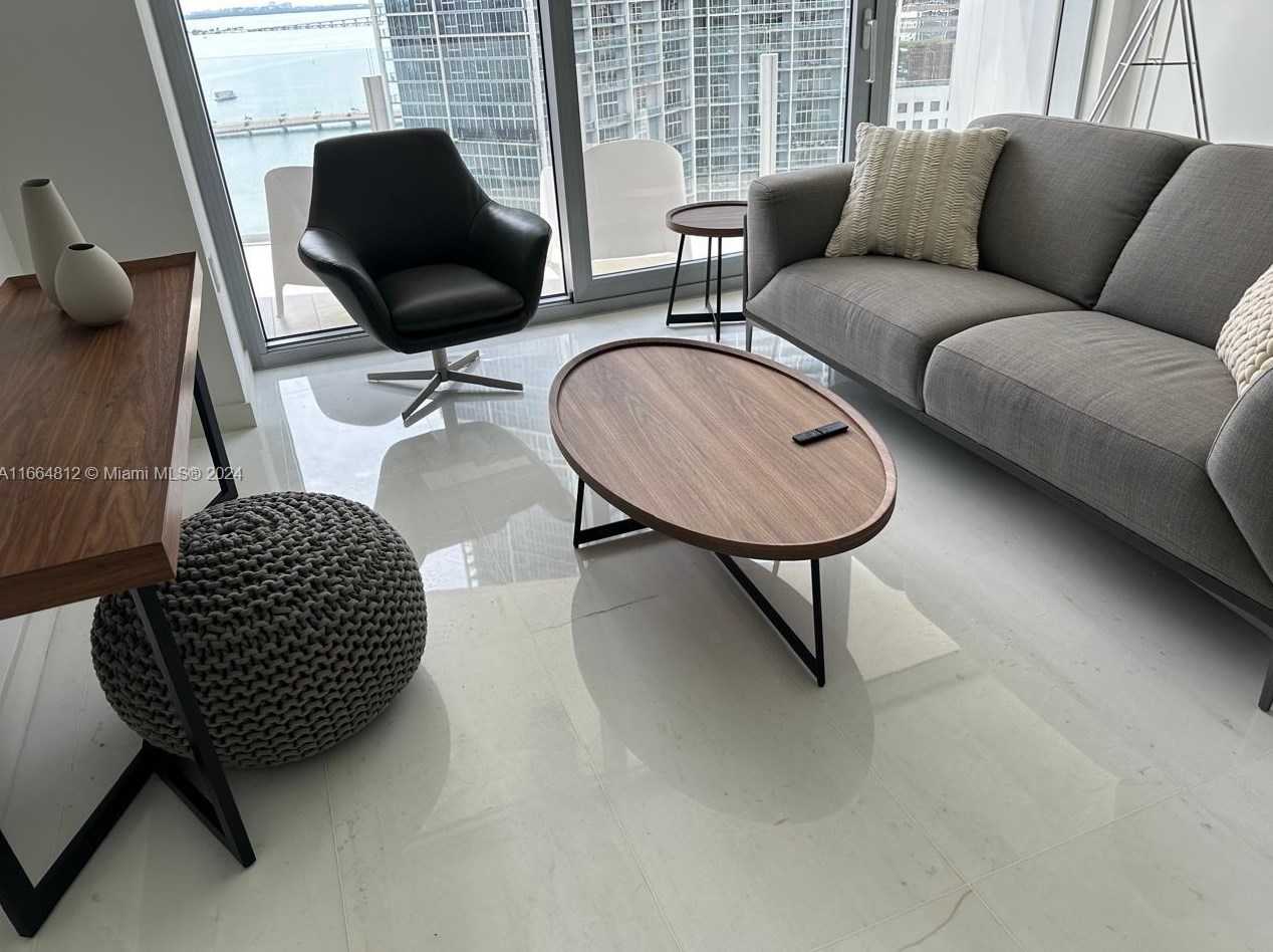 300 Biscayne Blvd Way #1906, Miami, FL 33131
