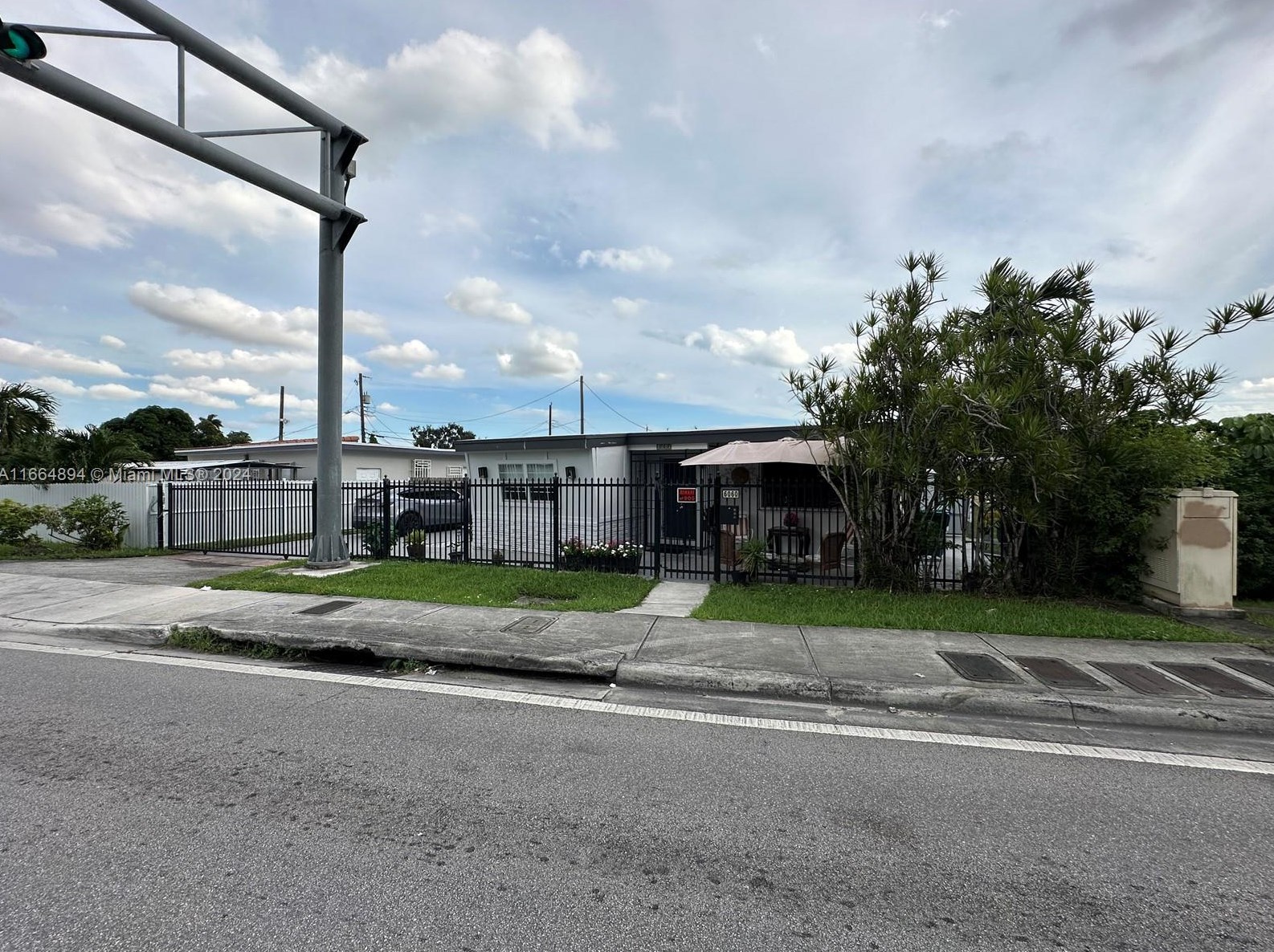 6060 Nw 7th St #6060, Miami, FL 33126