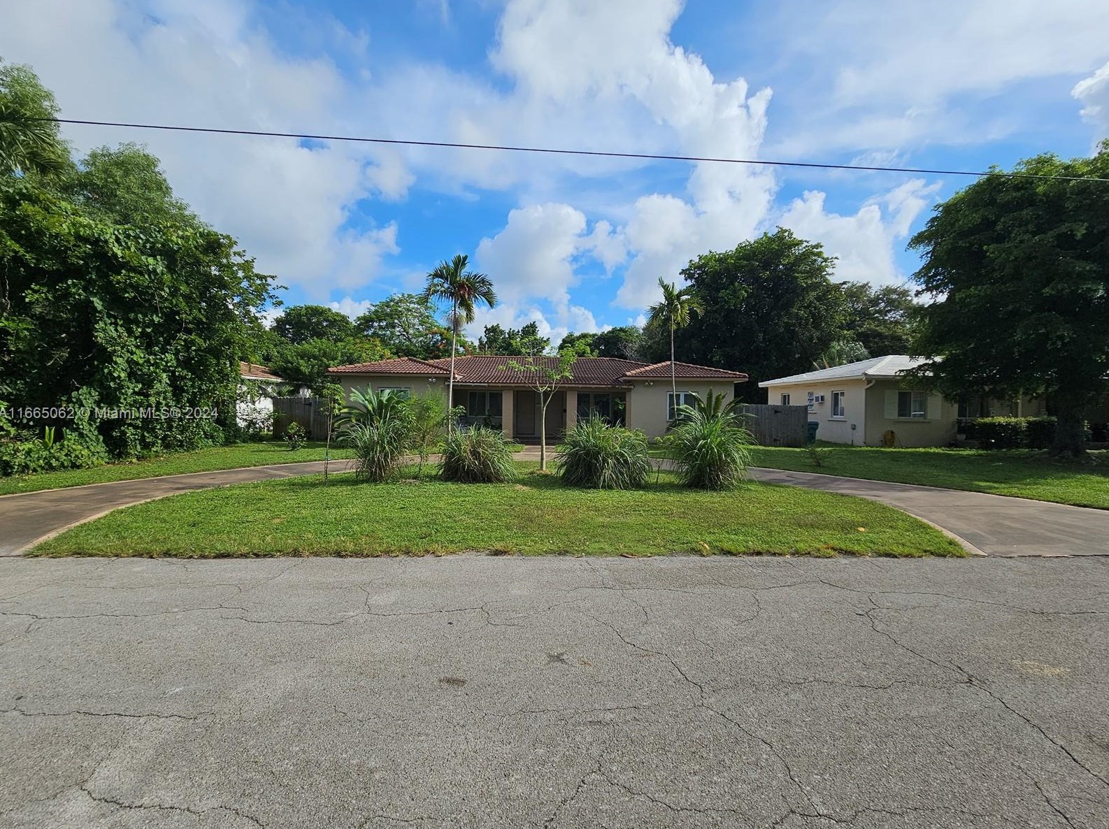 1100 115th St, Miami, FL 33161-6740