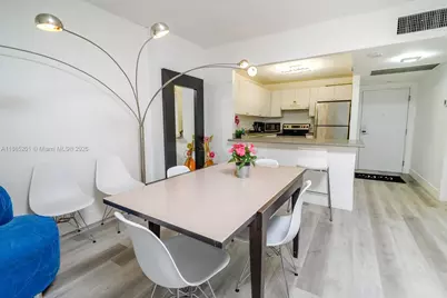 2301 Collins Av #429, Miami Beach, FL 33139 - Photo 4