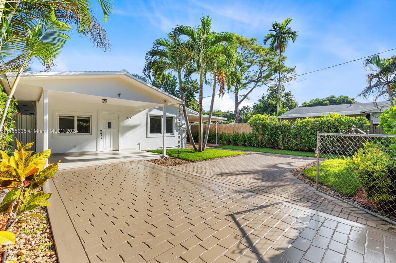 4471 10th St, Miami, FL 33134-2558